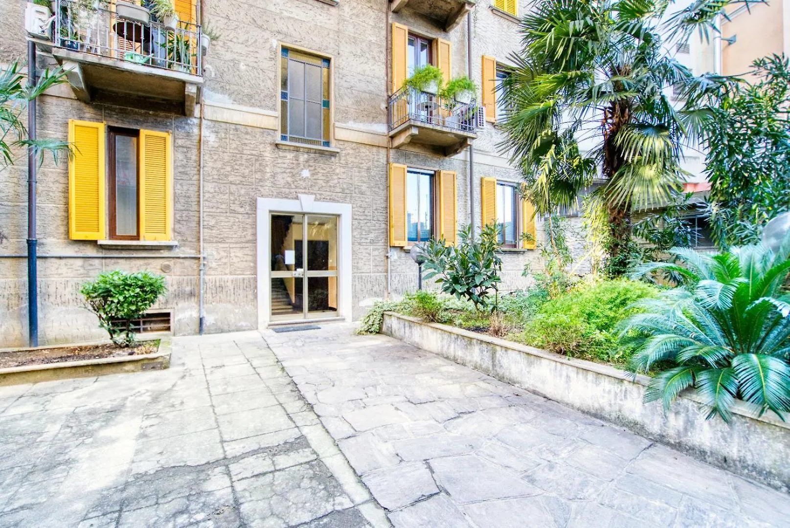 Caseospitali - Madewithlove, Nuovo Bilo X3 In Piazza Maciachini Milano Italien